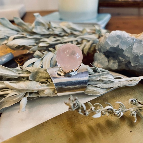 Rose Quartz Sphere Ring ♡ - Picture 1 of 4
